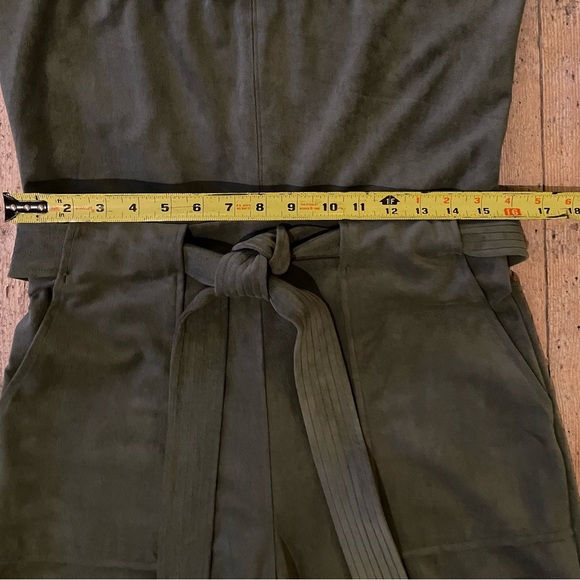 Banana Republic Sage Green Vegan Suede Jumpsuit Size 6 - Picture 10 of 16